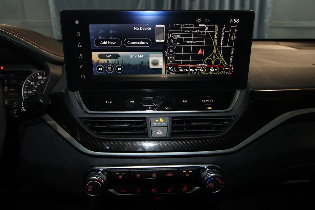 Used 2023 Nissan Altima 2.5 SR w/ SR Premium Package image 14