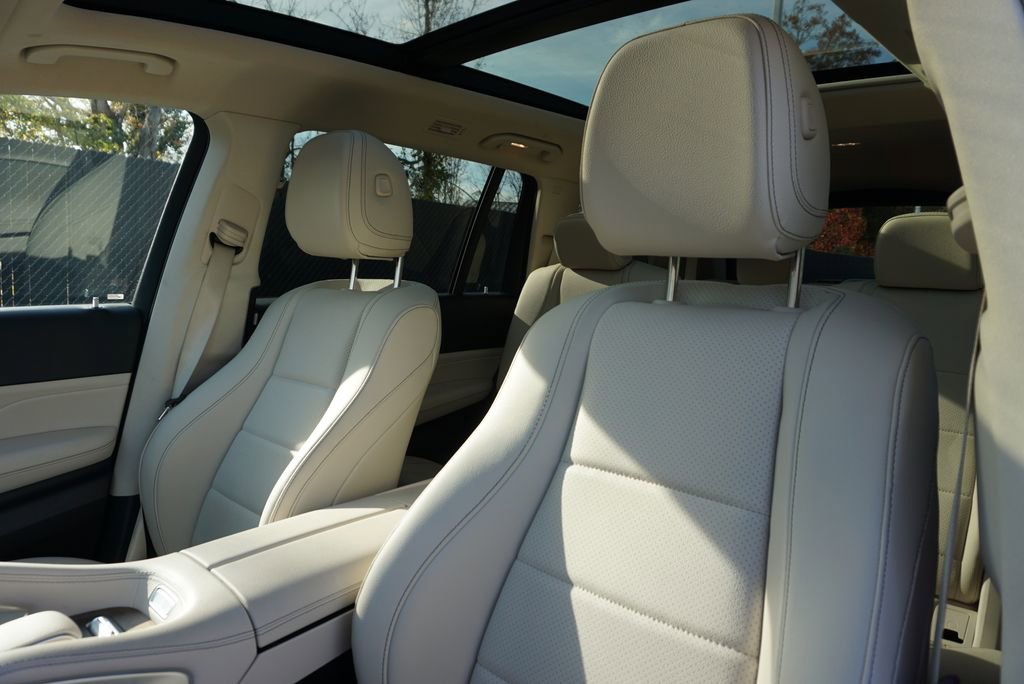 Certified 2024 Mercedes-Benz GLS 450 4MATIC image 11