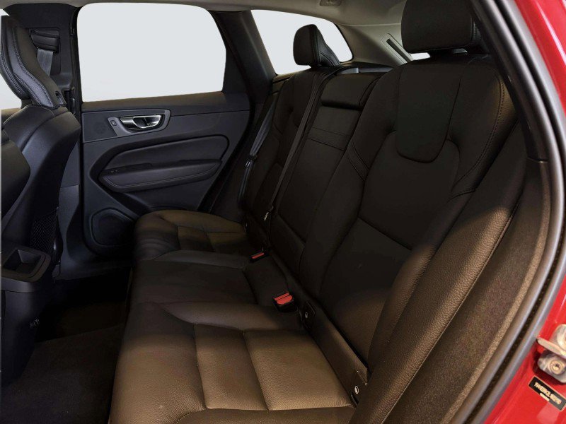 Used 2020 Volvo XC60 T5 Momentum AWD/4WD image 33