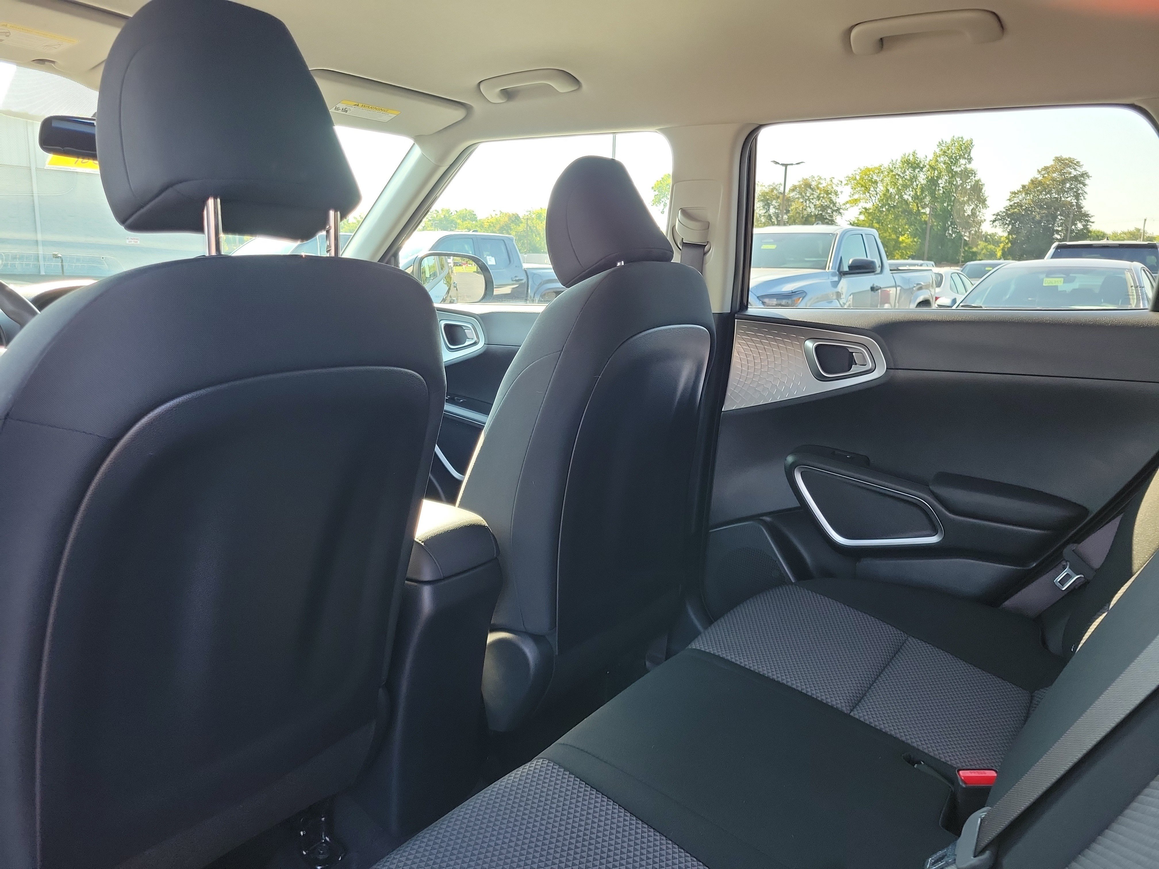 Used 2025 Kia Soul LX FWD image 14
