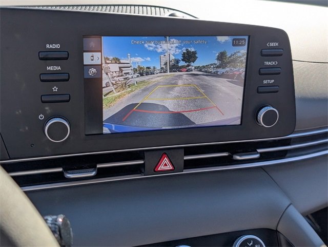 Used 2025 Hyundai Elantra SE image 22