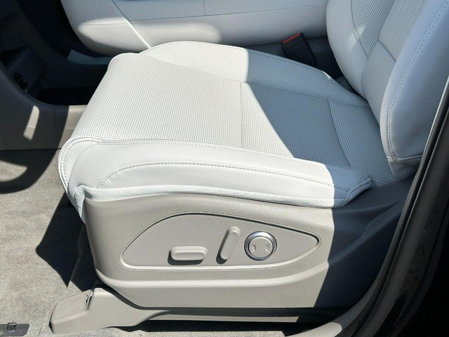 Used 2026 Hyundai Palisade SEL FWD image 11