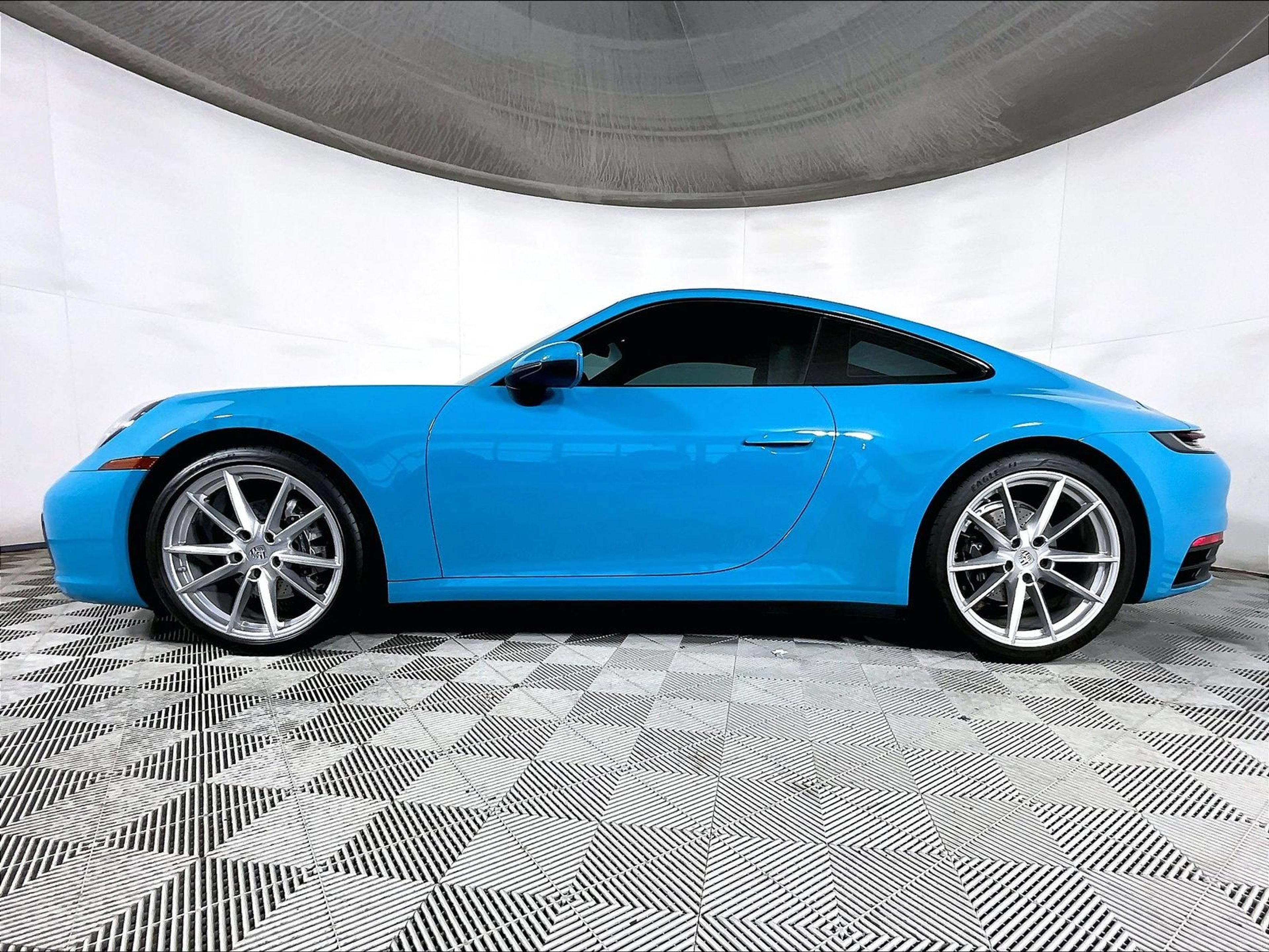 Certified 2020 Porsche 911 Carrera RWD image 2