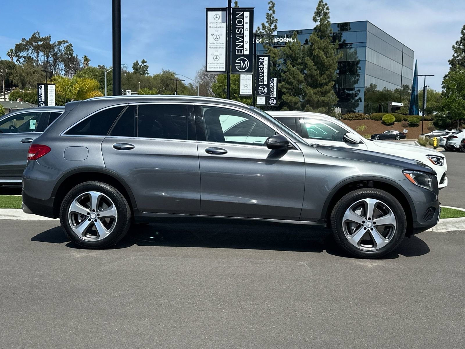 Used 2016 Mercedes-Benz GLC 300 image 2