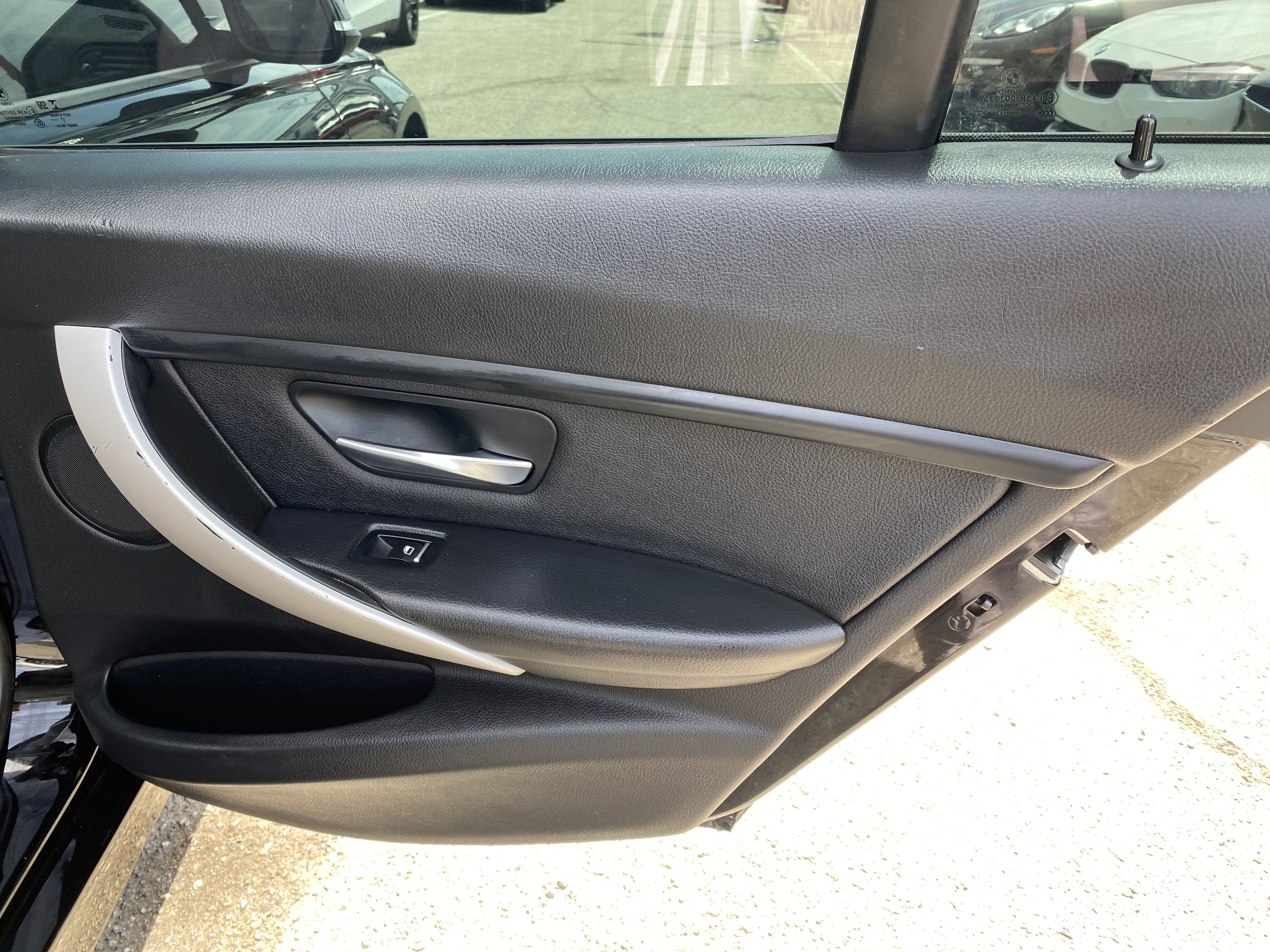 Used 2018 BMW 320i Sedan w/ Convenience Package RWD image 19