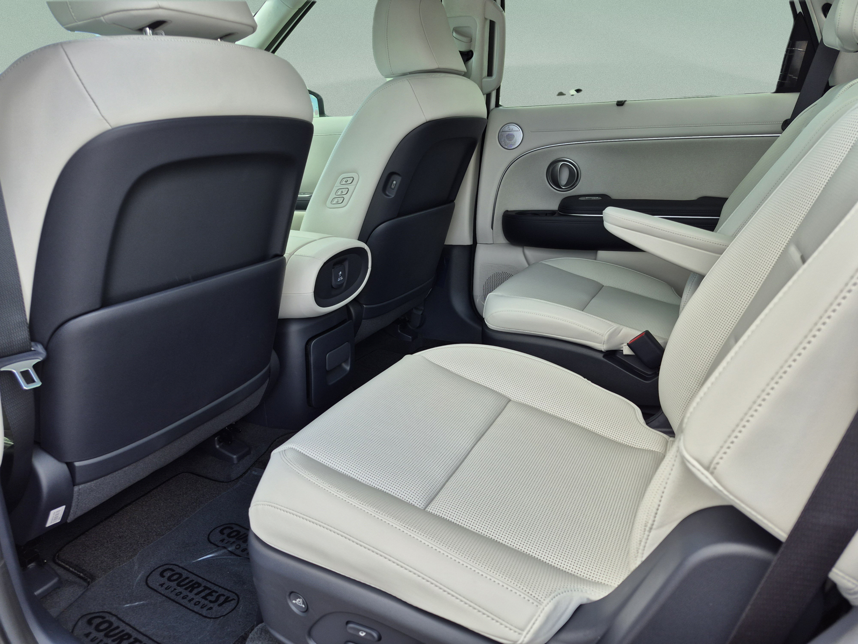 New 2027 Hyundai Palisade Calligraphy FWD image 18