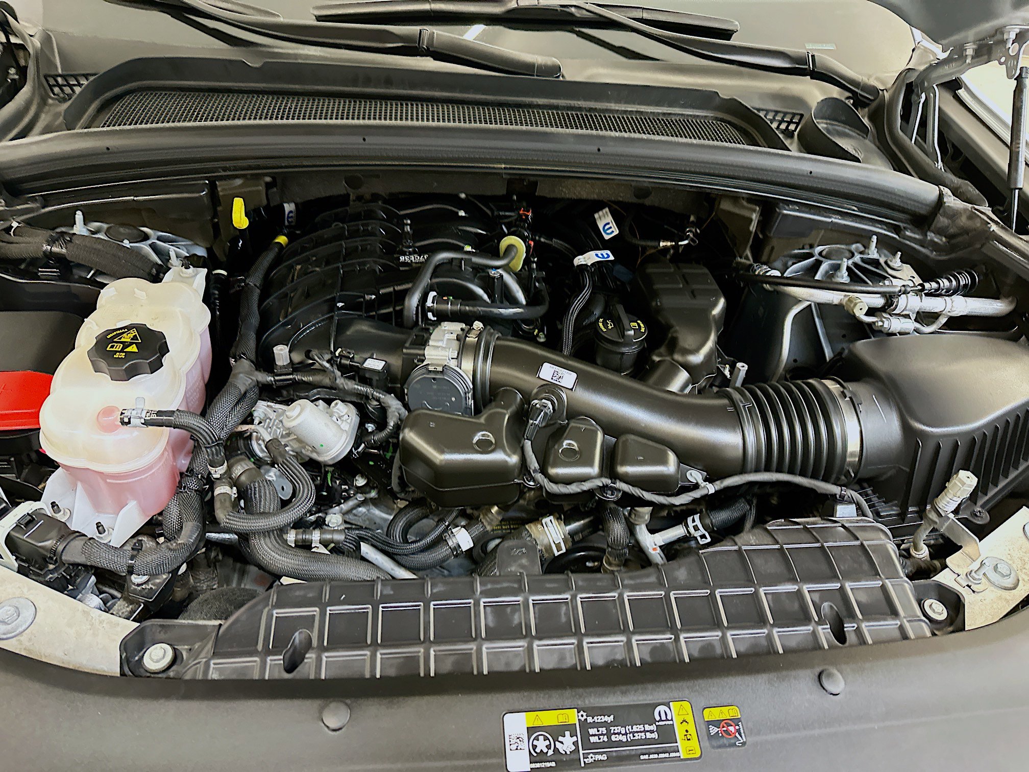 Used 2024 Jeep Grand Cherokee L Laredo image 35