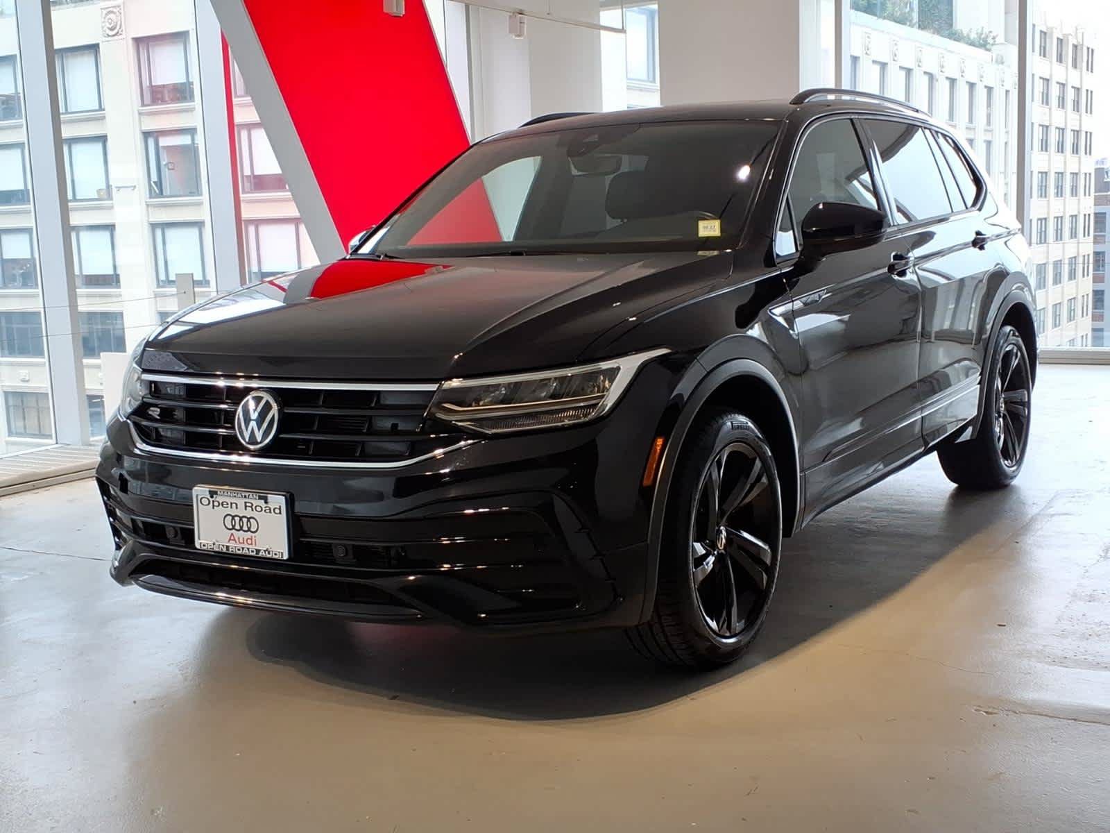 Used 2023 Volkswagen Tiguan SE R-Line AWD/4WD image 1