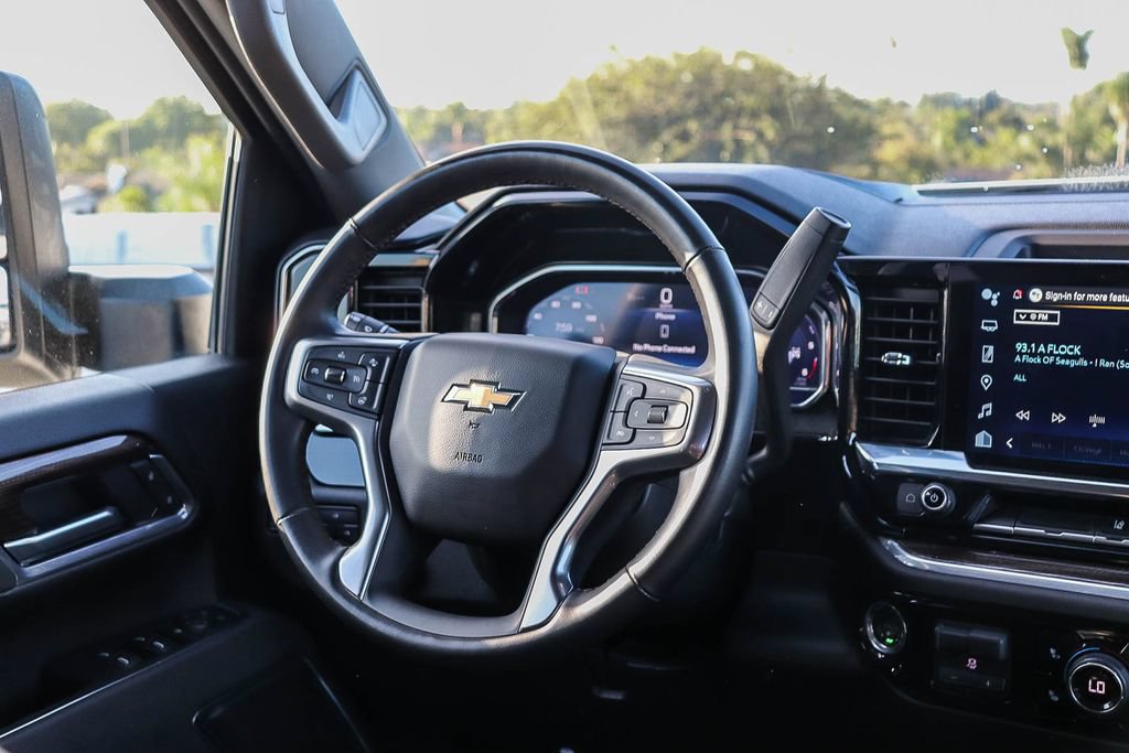 Used 2025 Chevrolet Silverado 2500 LT AWD/4WD image 11