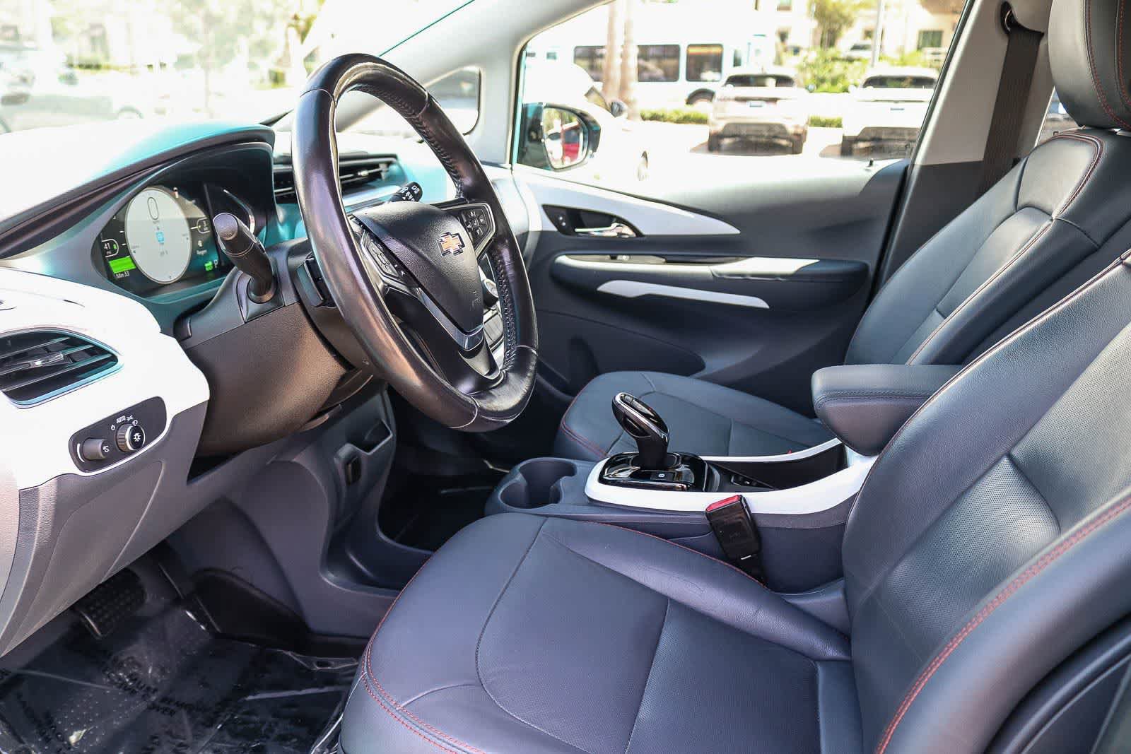 Used 2020 Chevrolet Bolt Premier w/ Infotainment Package FWD image 16