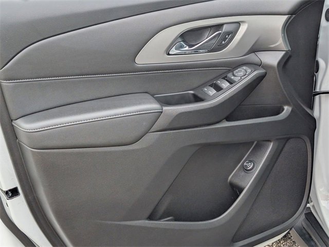 Used 2023 Chevrolet Traverse LT image 19