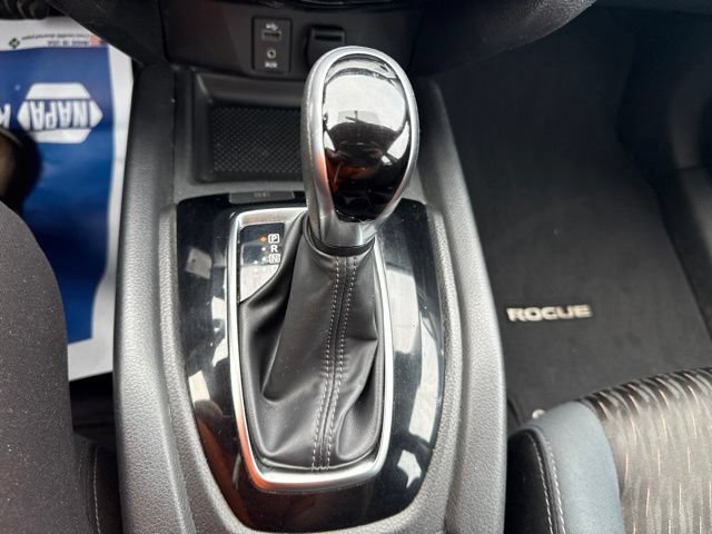 Used 2017 Nissan Rogue S AWD/4WD image 22