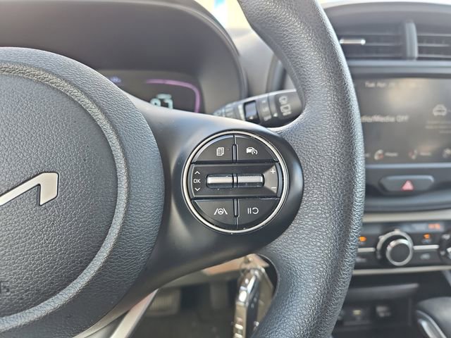 Used 2023 Kia Soul LX FWD image 18