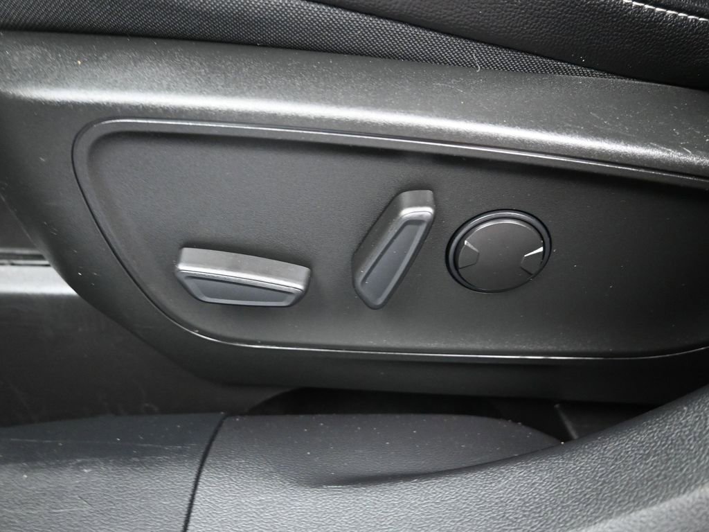 Used 2022 Ford Escape SEL w/ Technology Package image 13