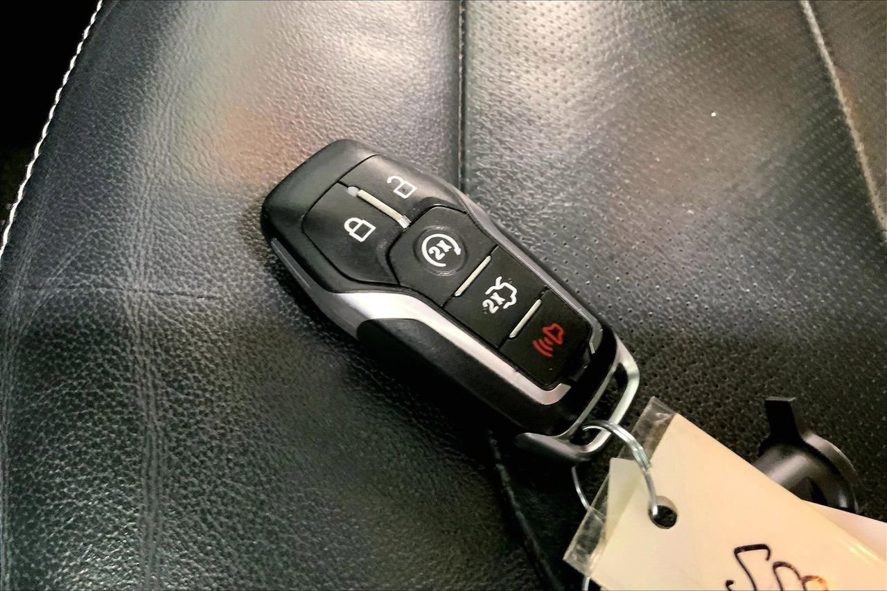 Used 2017 Ford Explorer Limited w/ Equipment Group 301A FWD image 19