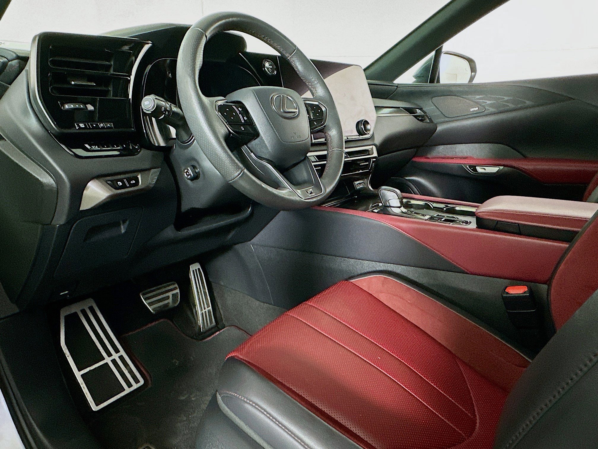 Used 2023 Lexus RX 500h F Sport w/ Cold Area Package image 7