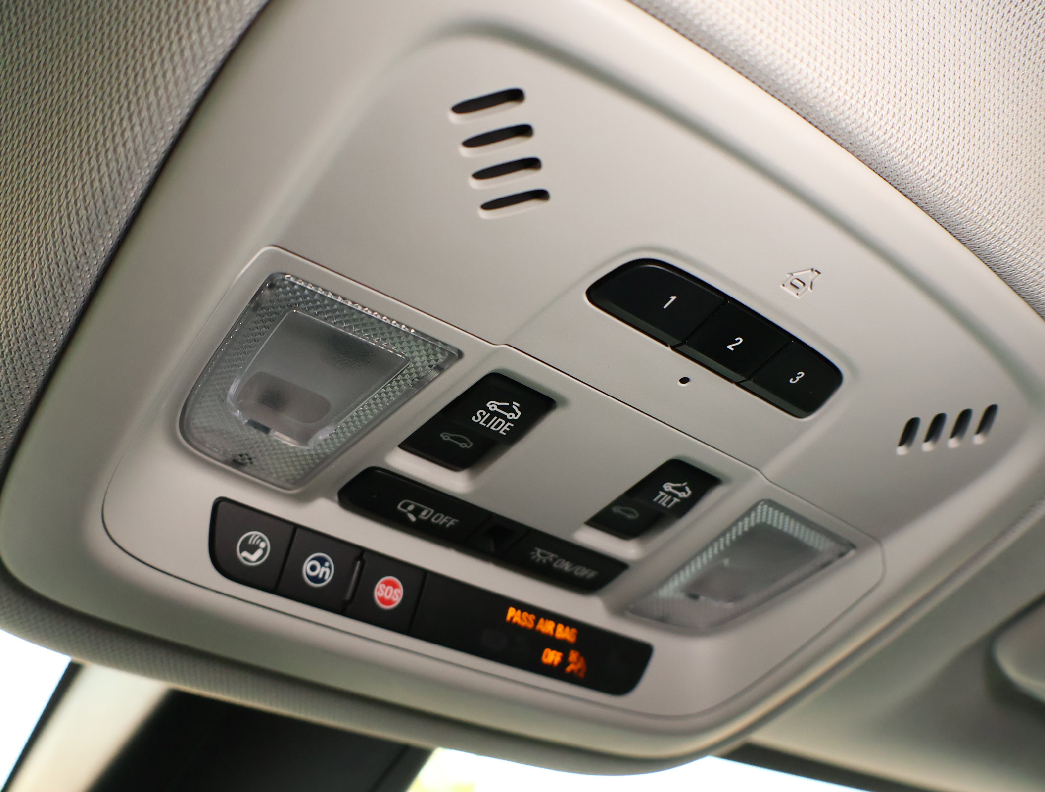 Used 2020 Chevrolet Traverse Premier w/ Redline Edition image 23