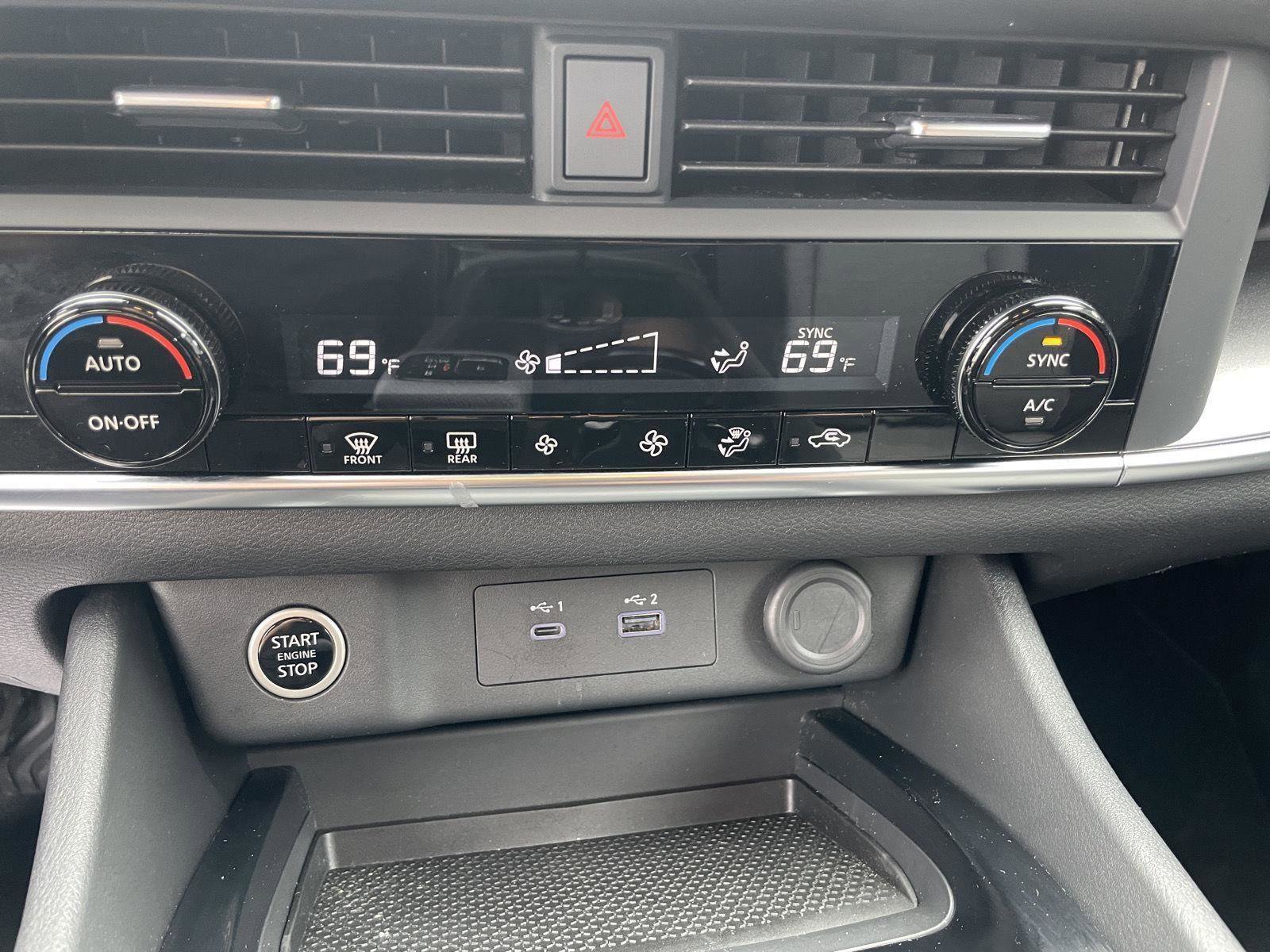 Used 2023 Nissan Rogue SV AWD/4WD image 28