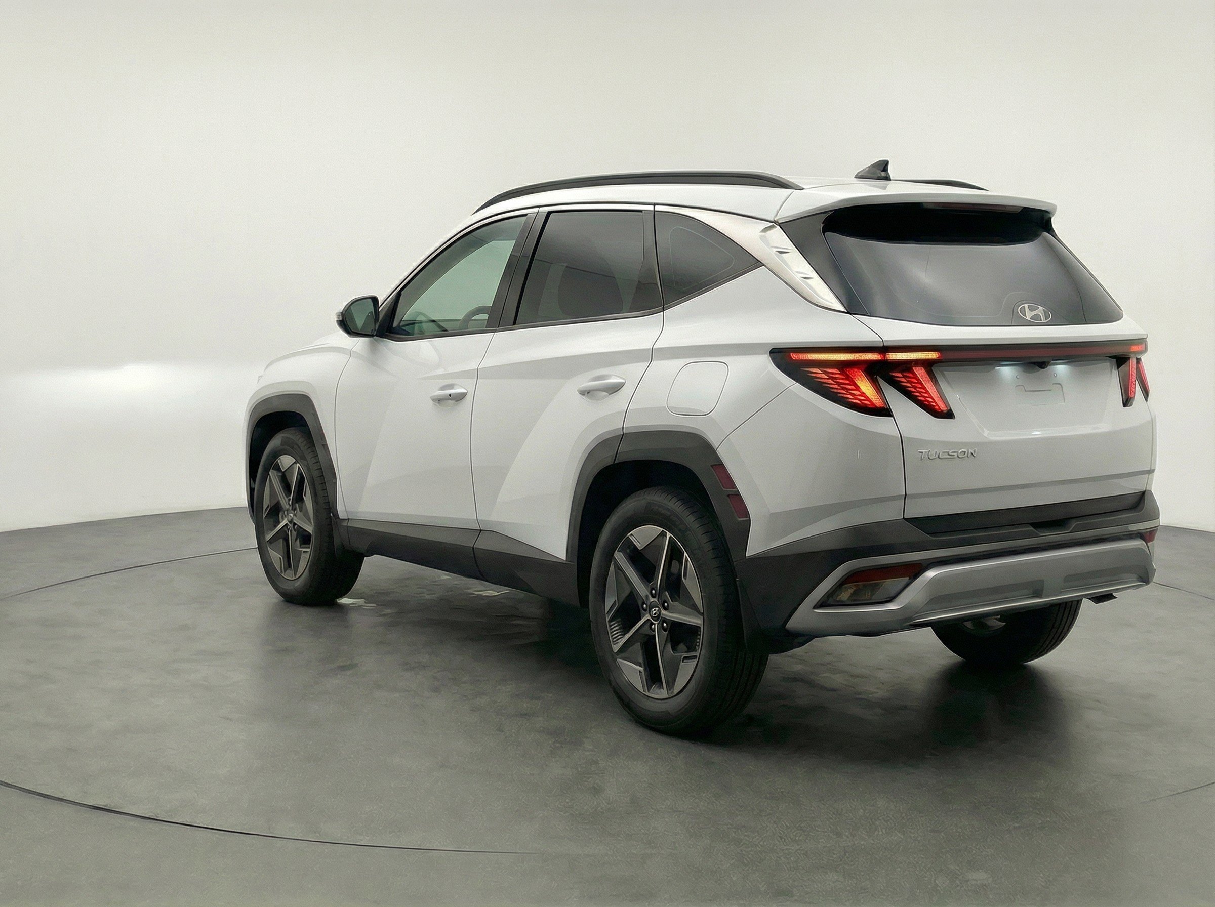 Used 2025 Hyundai Tucson SEL FWD image 6