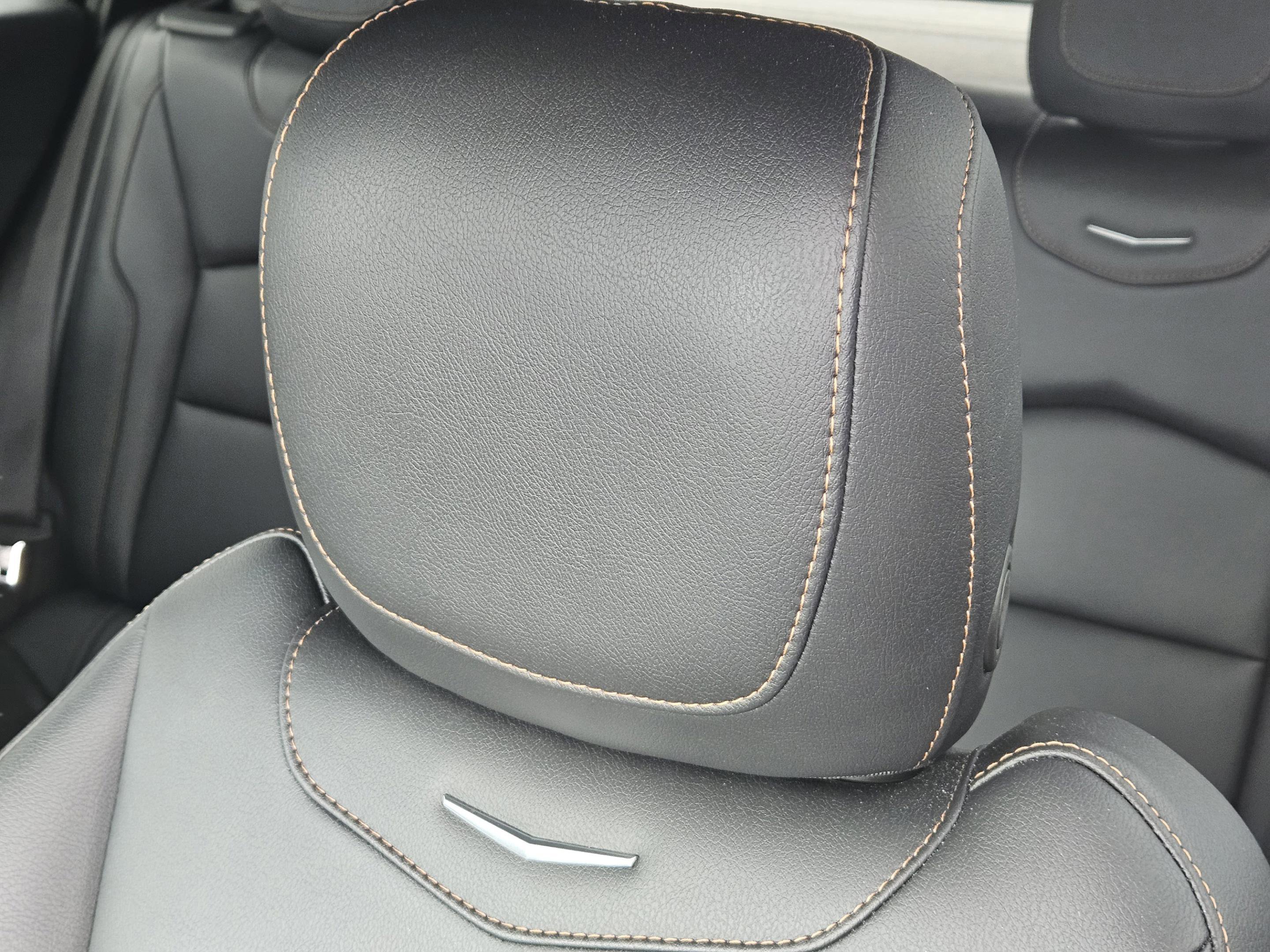 Used 2022 Cadillac XT4 Sport w/ Enhanced Visibility Package image 13