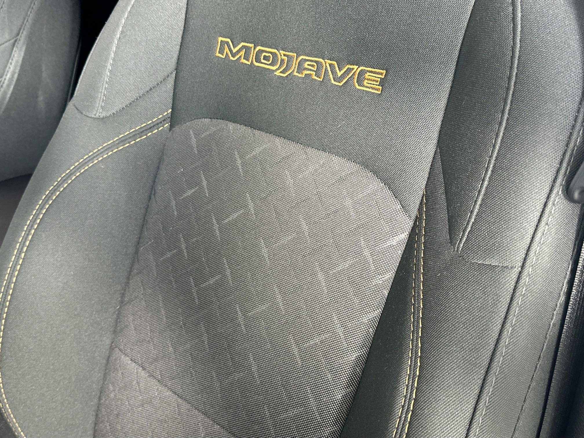 Used 2024 Jeep Gladiator Mojave w/ Convenience Group image 18