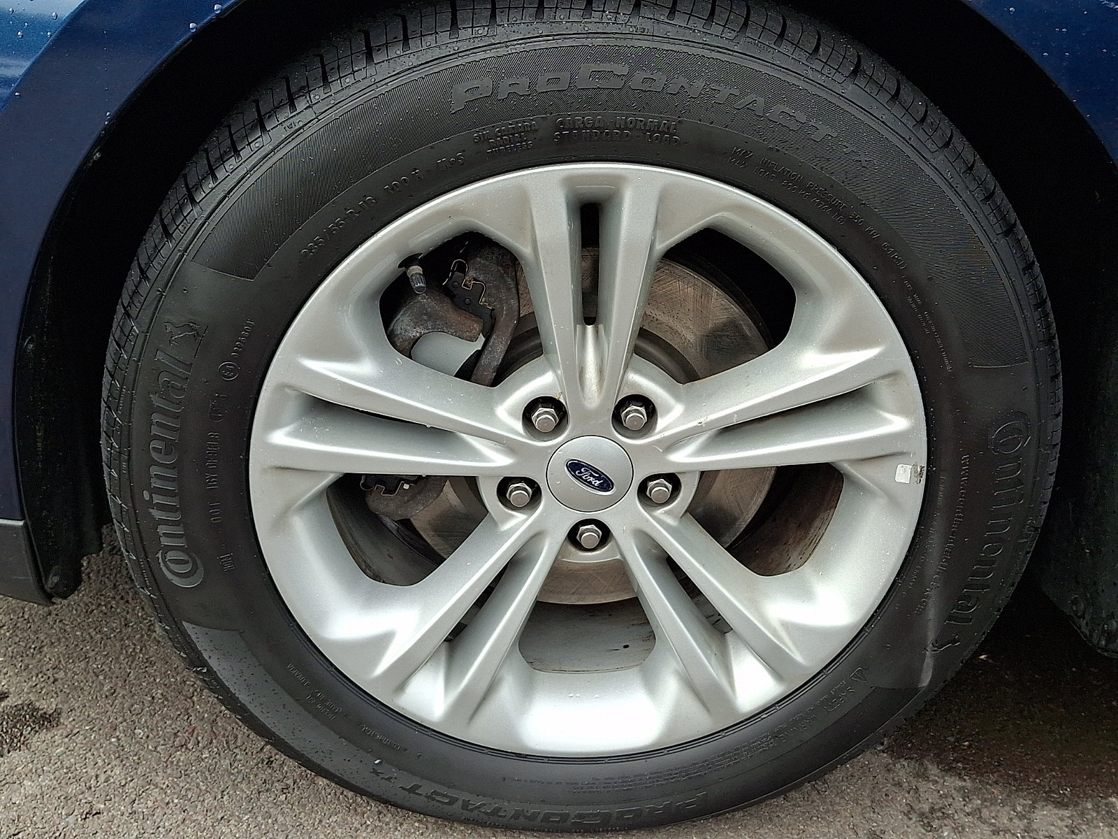 Certified 2017 Ford Taurus SE FWD image 28