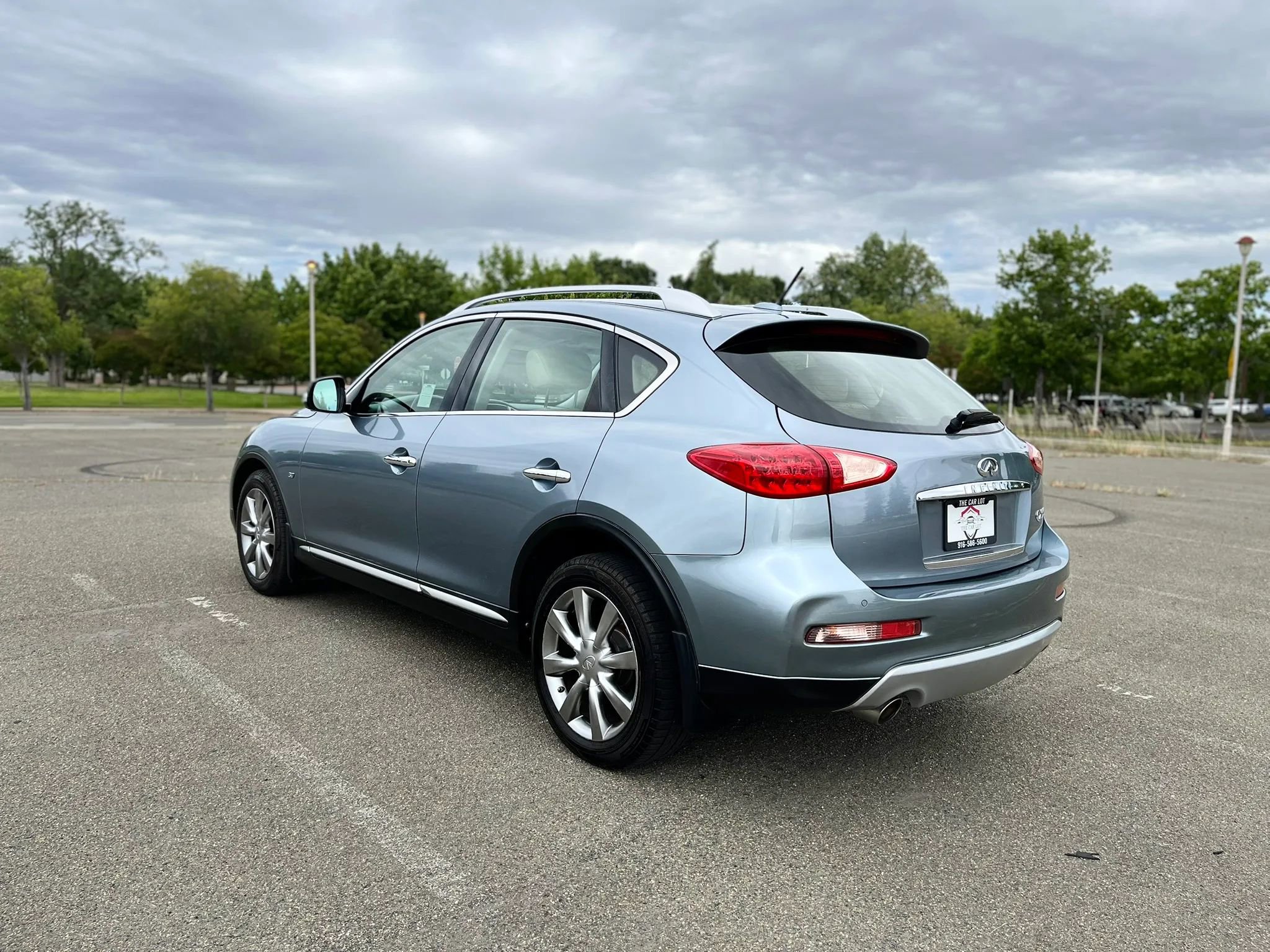 Used 2016 INFINITI QX50 2WD w/ Premium Plus Package image 7
