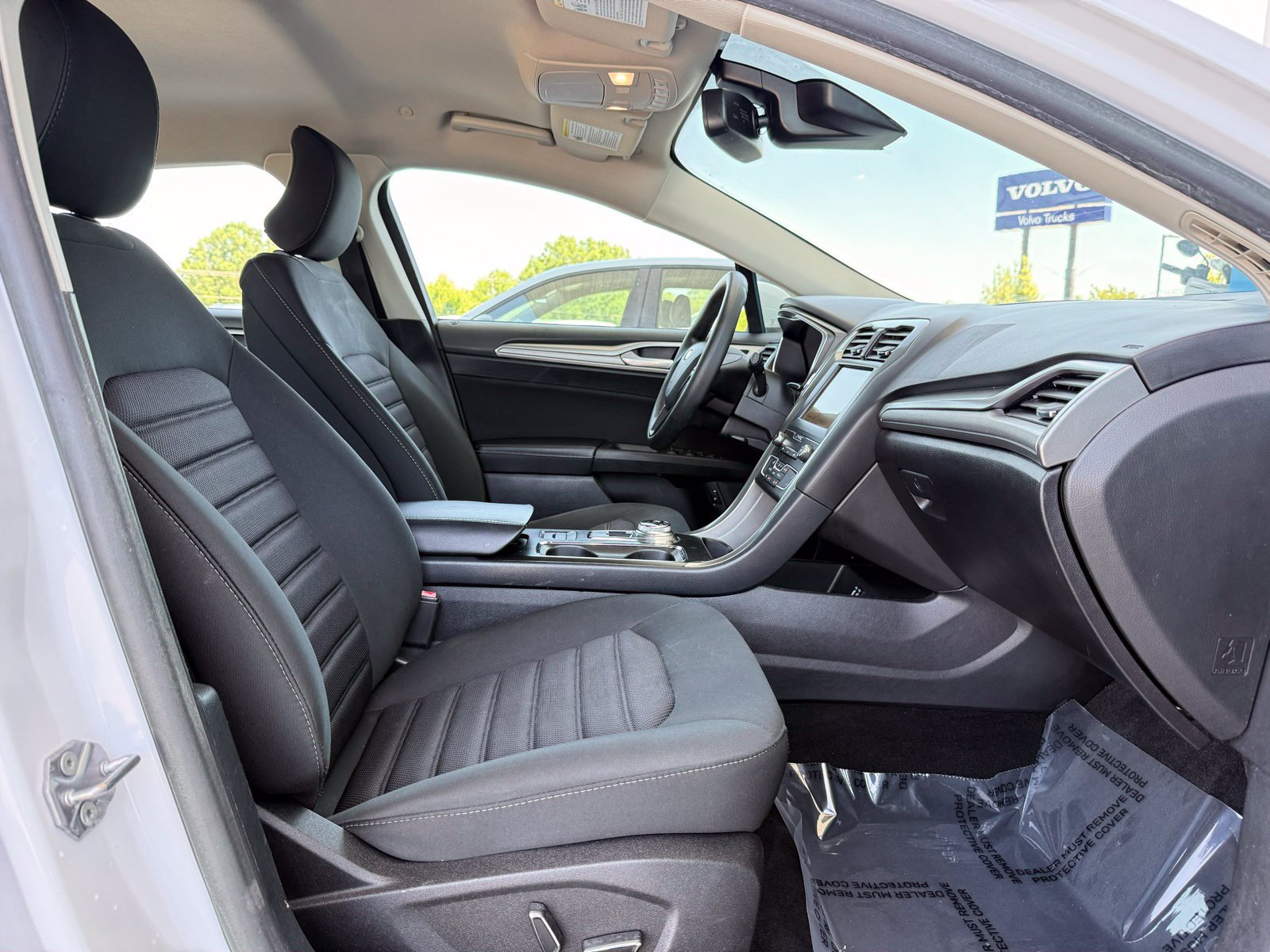 Used 2019 Ford Fusion SE FWD image 24