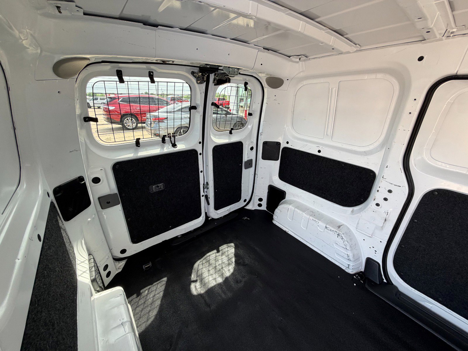 Used 2018 Nissan NV200 SV w/ Navigation Package FWD image 27