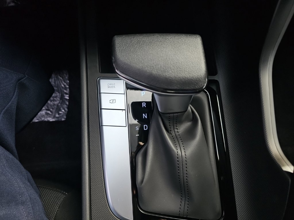New 2026 Hyundai Elantra SE FWD image 21