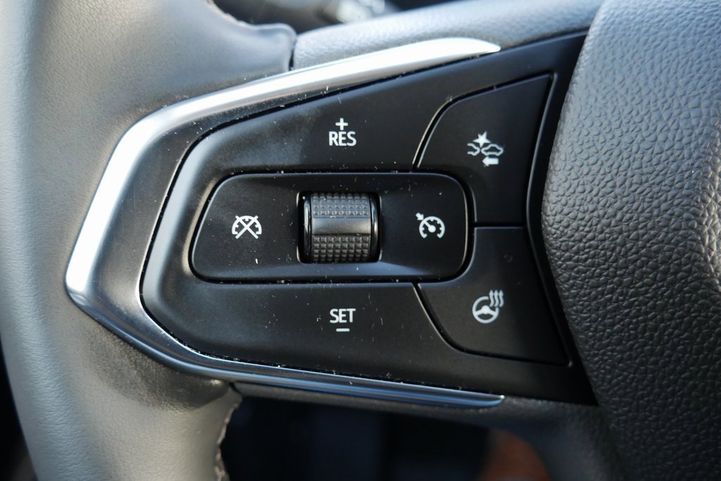 Used 2025 Chevrolet Trax LT w/ Driver Confidence Package image 12