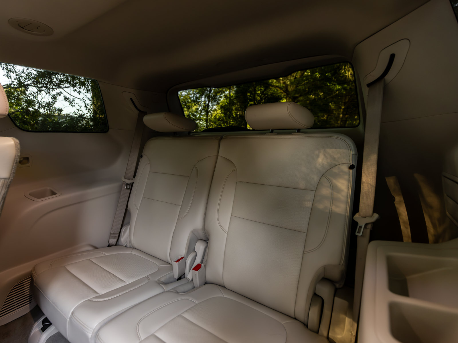 Used 2021 GMC Acadia Denali w/ Denali Technology Package FWD image 15