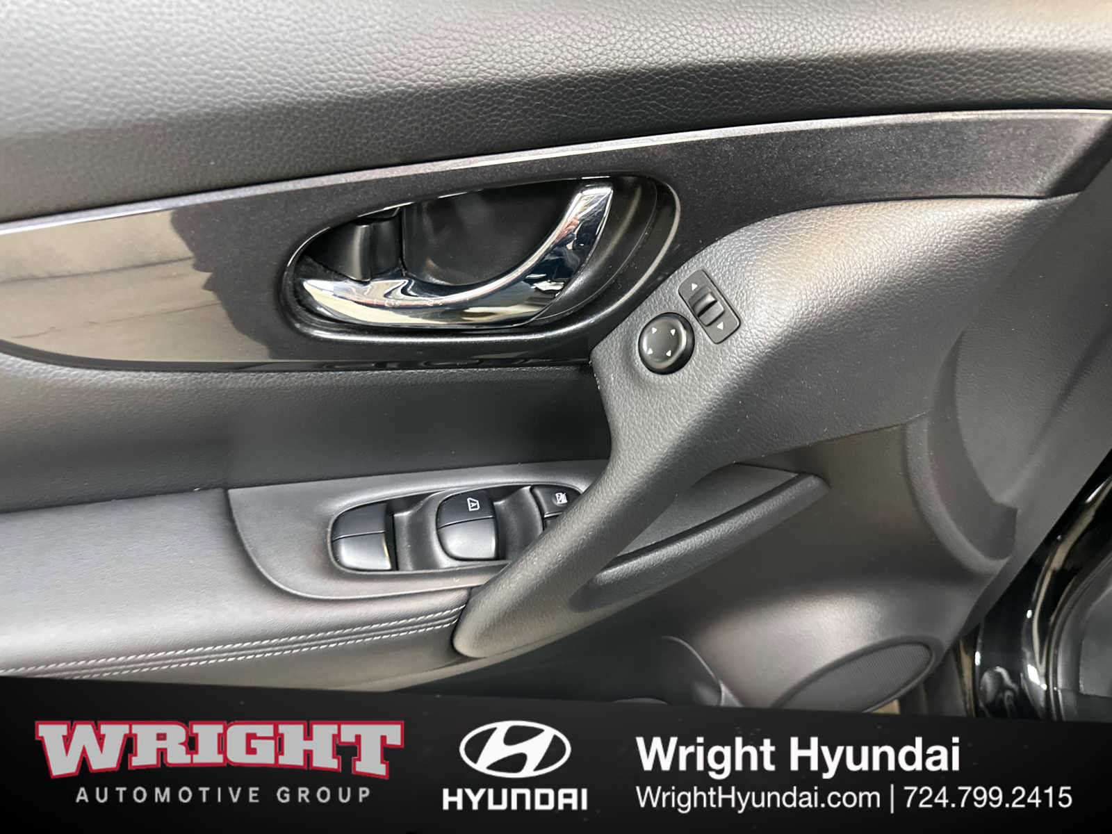 Used 2019 Nissan Rogue SV AWD/4WD image 10