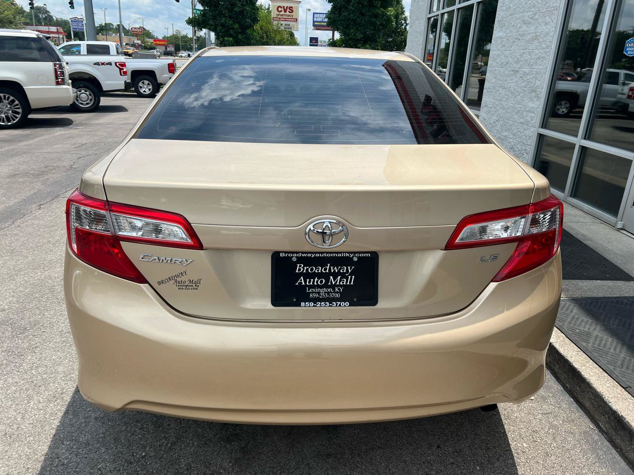 Used 2012 Toyota Camry LE FWD image 6