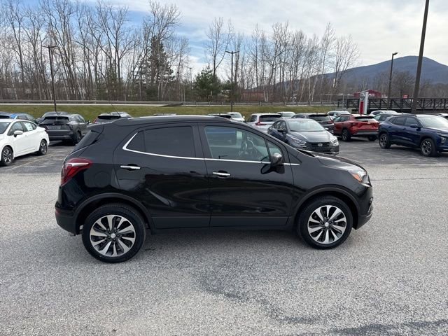 Used 2022 Buick Encore Preferred w/ Safety Package AWD/4WD image 17