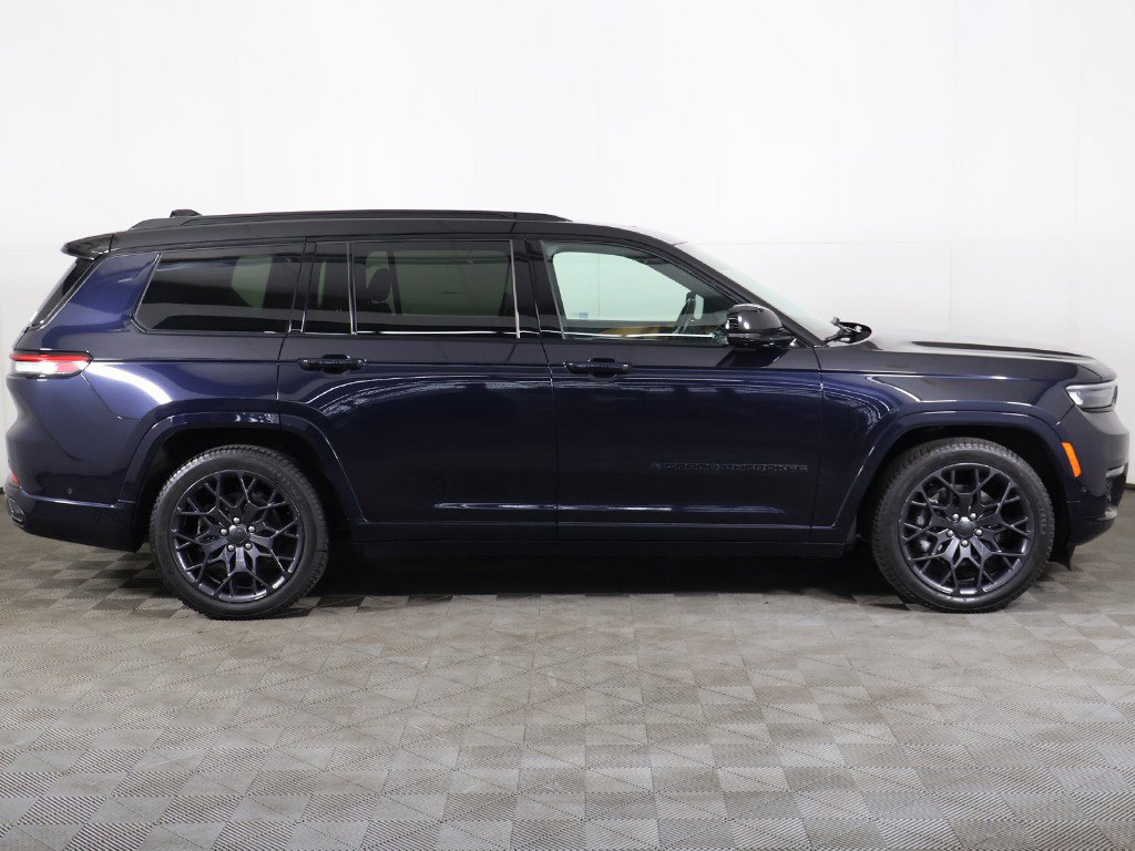 Used 2023 Jeep Grand Cherokee L Summit AWD/4WD image 25