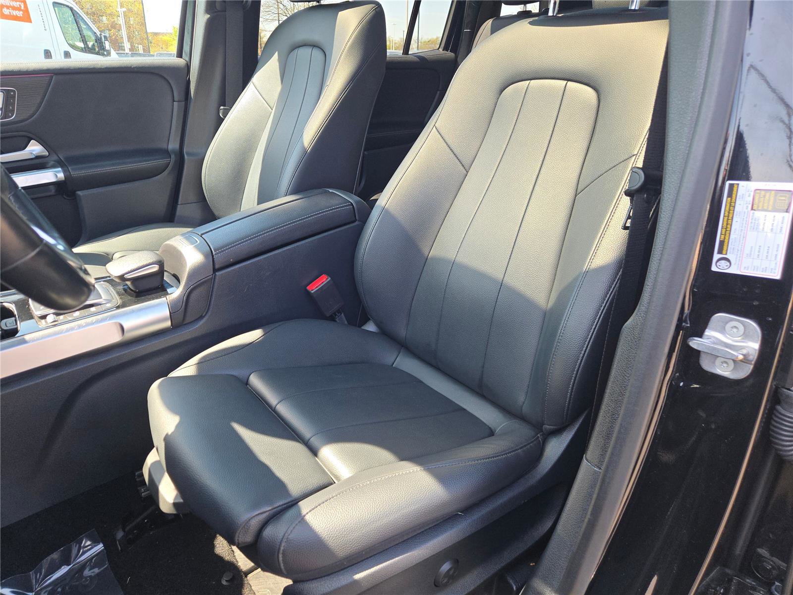 Used 2023 Mercedes-Benz GLB 250 4MATIC w/ Premium Package image 28