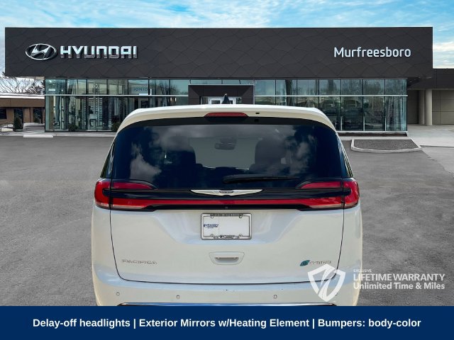Used 2024 Chrysler Pacifica Limited FWD image 7