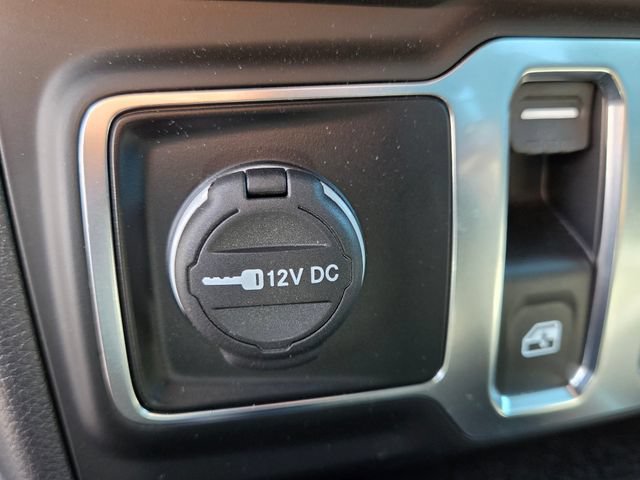 Used 2025 Jeep Wrangler Sport AWD/4WD image 26