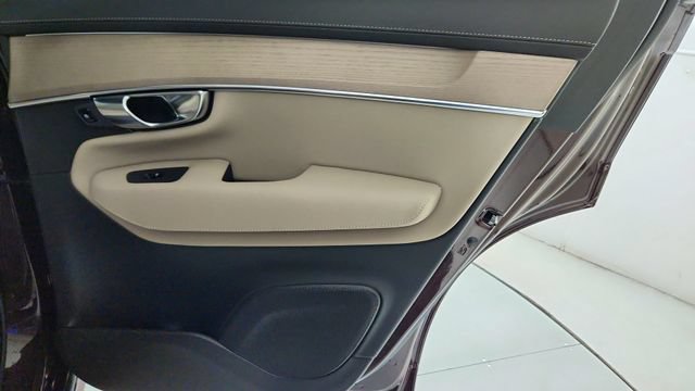 New 2026 Volvo XC90 B5 Plus w/ Protection Package Premier AWD/4WD image 35