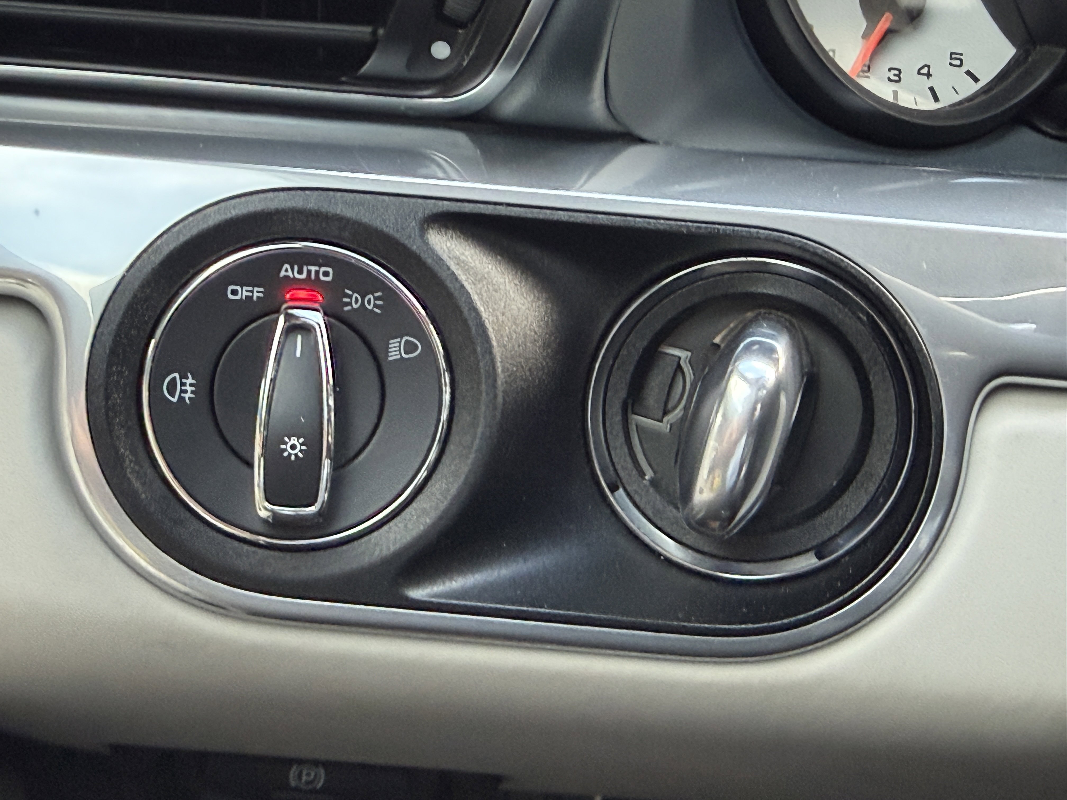 Certified 2018 Porsche 911 Carrera 4S image 22