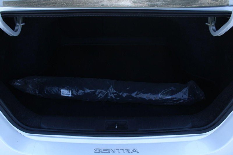 Used 2021 Nissan Sentra SR w/ SR Premium Package FWD image 7