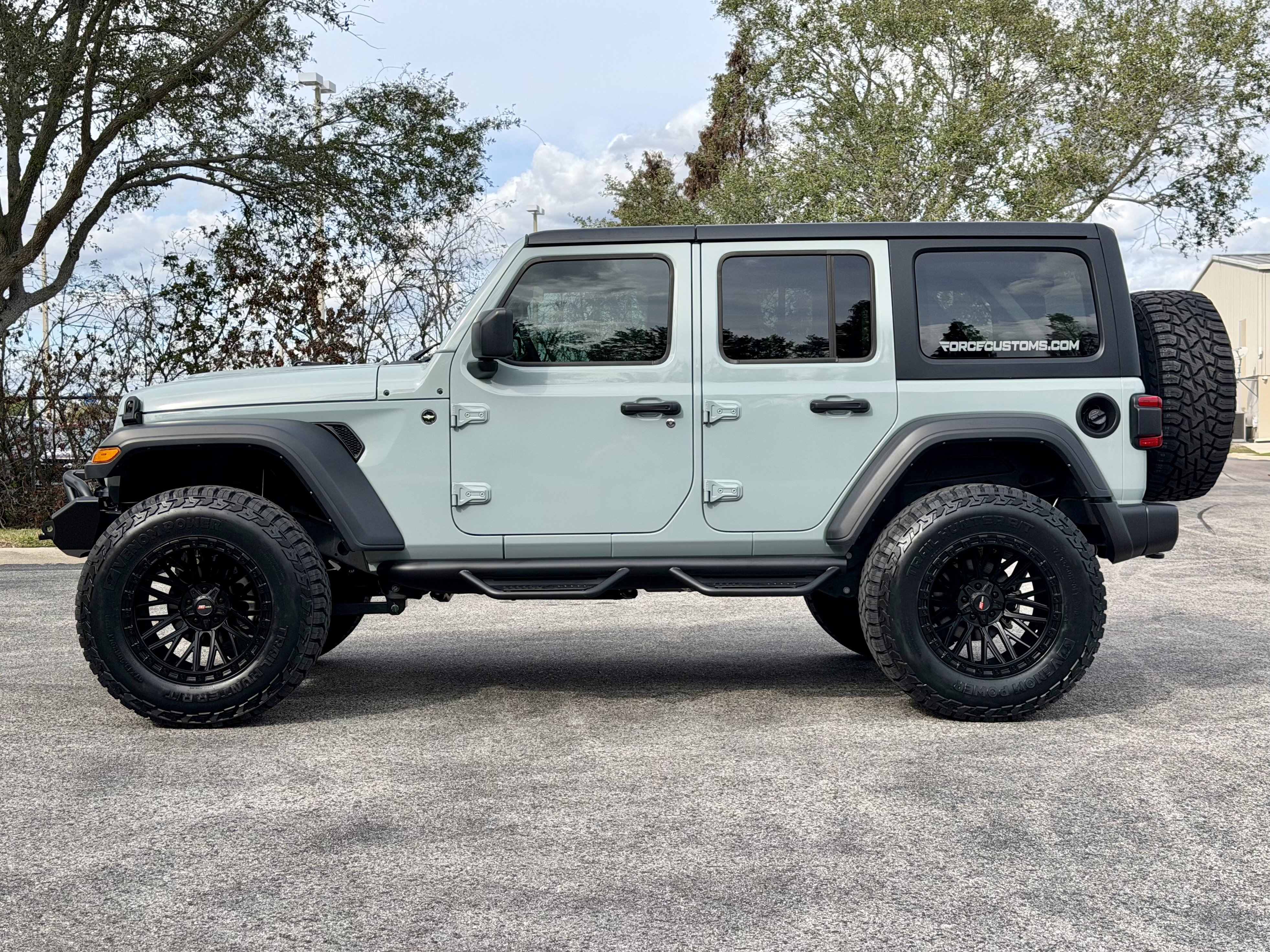 Used 2024 Jeep Wrangler Sport S image 2