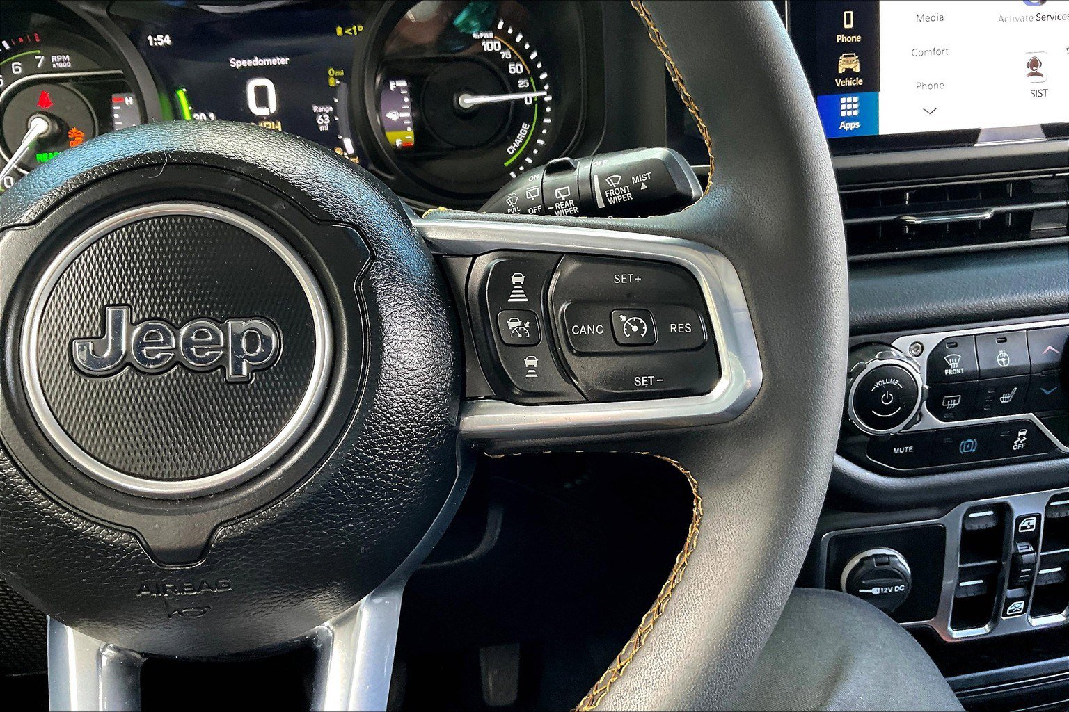 Used 2024 Jeep Wrangler Sahara image 17