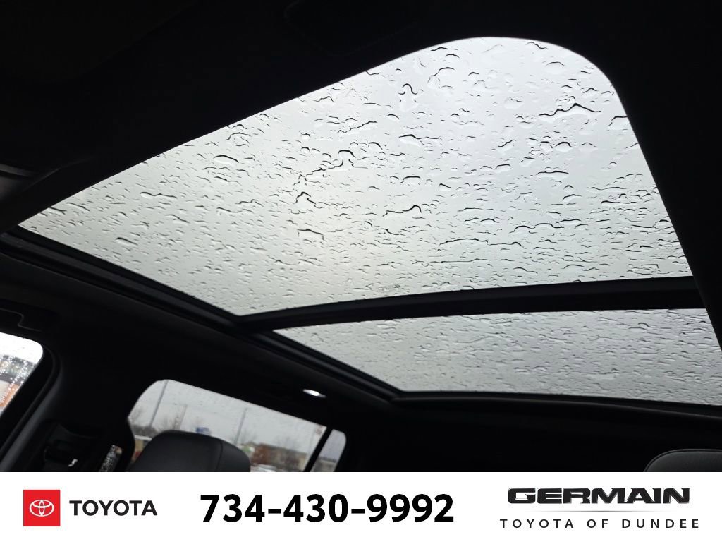 Used 2022 Chevrolet Suburban LT w/ LT Signature Package image 34