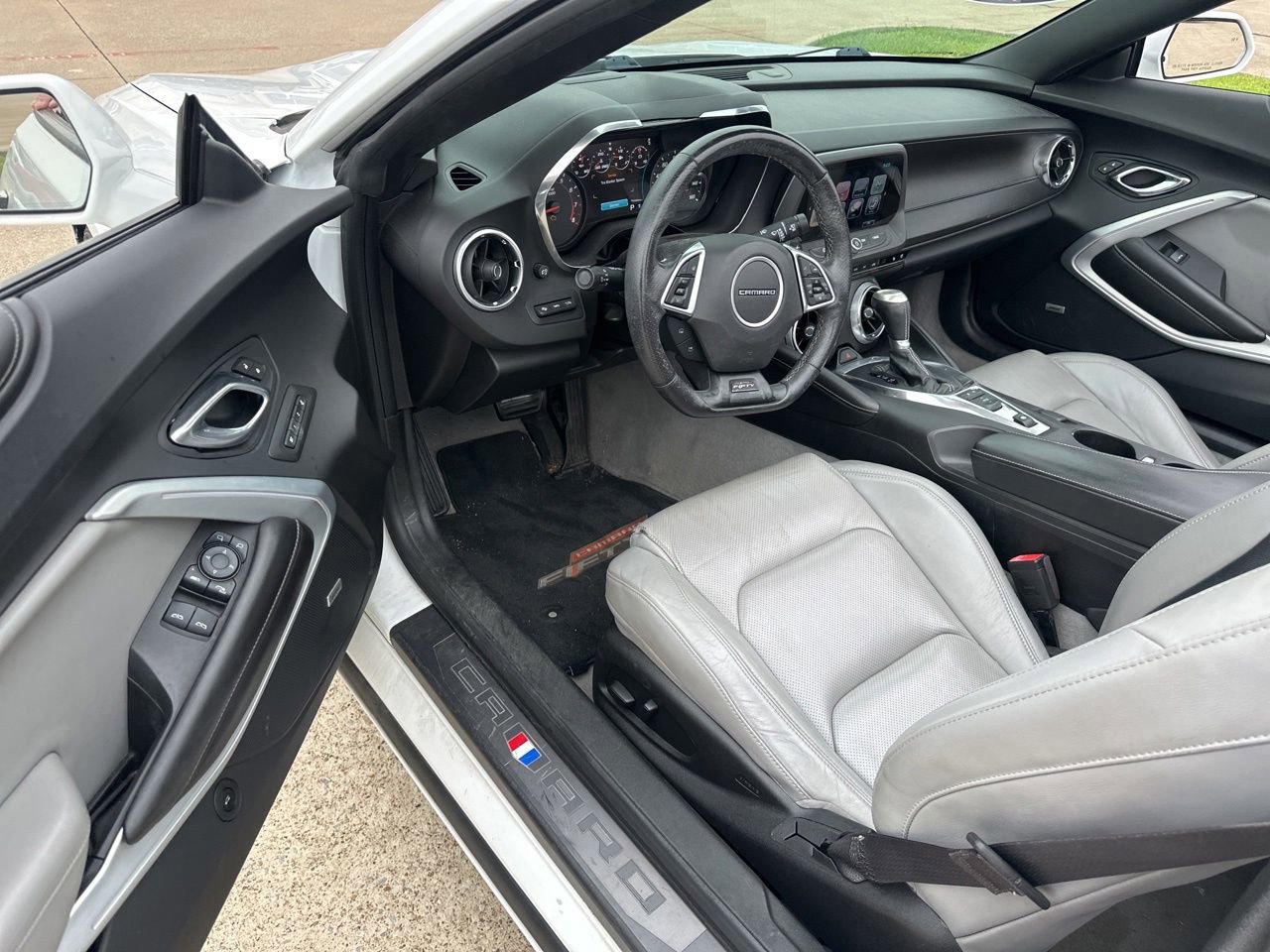 Used 2017 Chevrolet Camaro LT RWD image 10