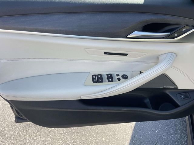 Used 2022 BMW 530i w/ M Sport Package image 17