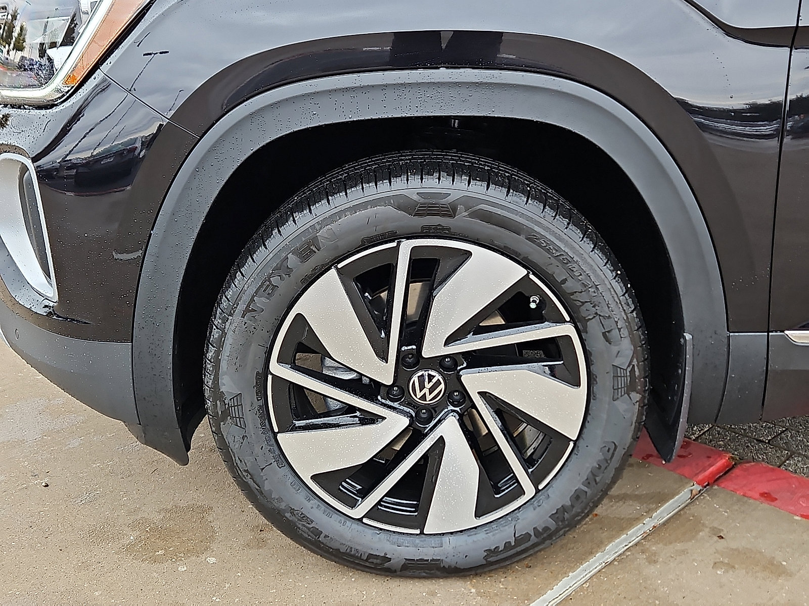 New 2026 Volkswagen Atlas SEL image 6