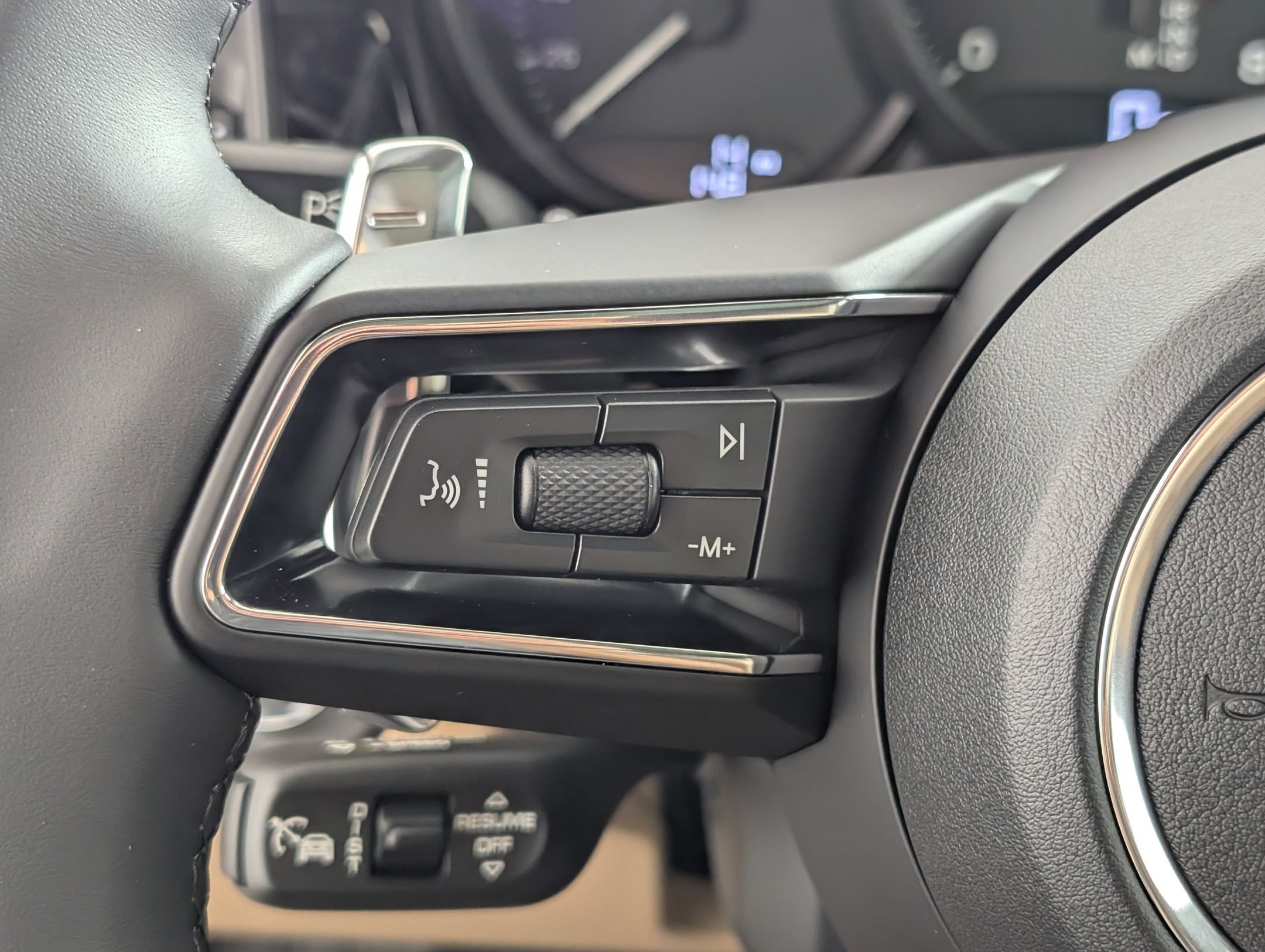 Certified 2026 Porsche Macan AWD/4WD image 22