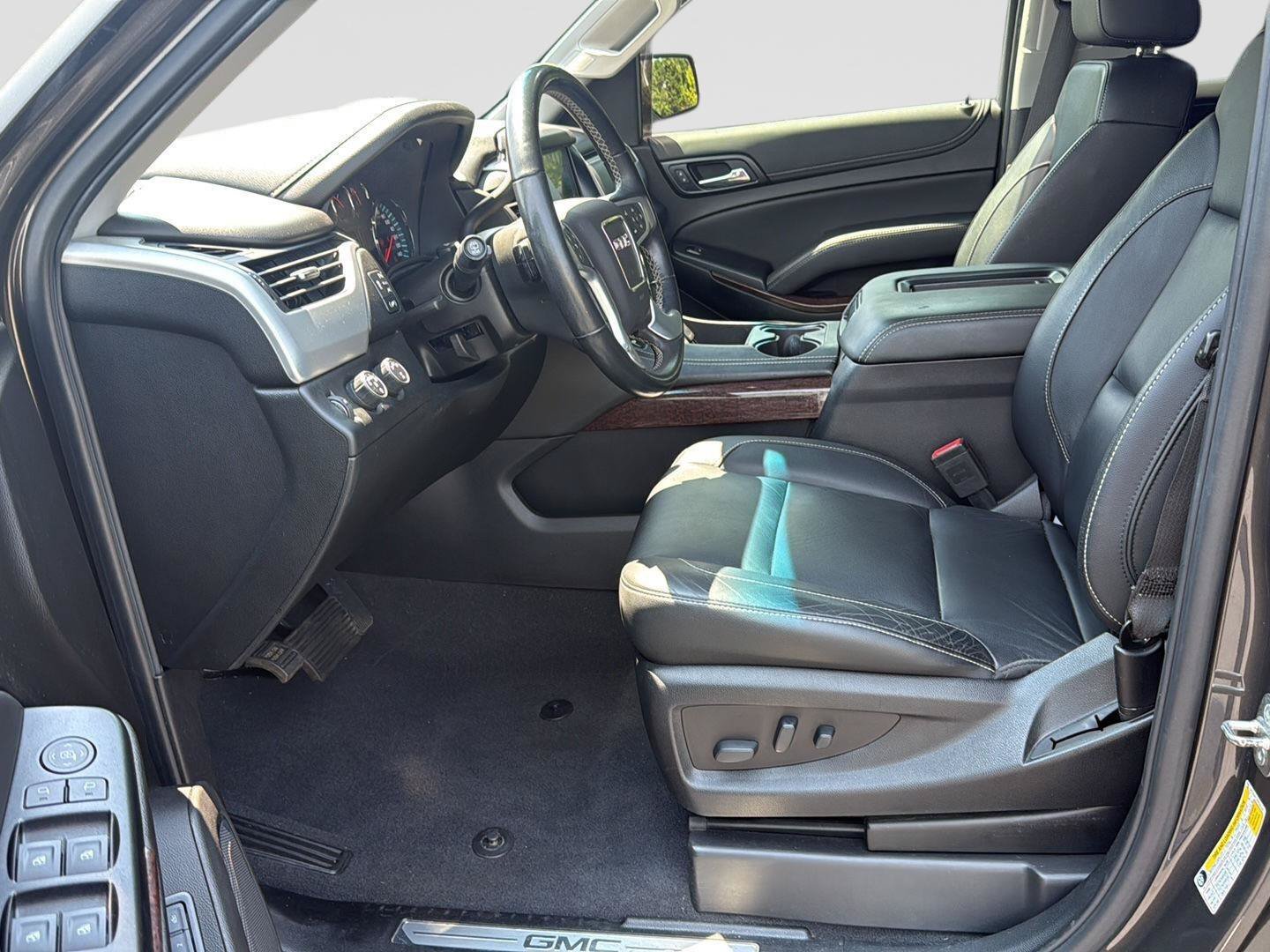 Used 2019 GMC Yukon SLT w/ Open Road Package AWD/4WD image 11